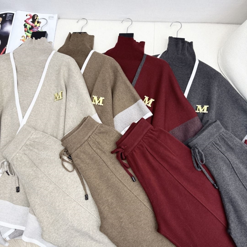 Ce1i*e suits